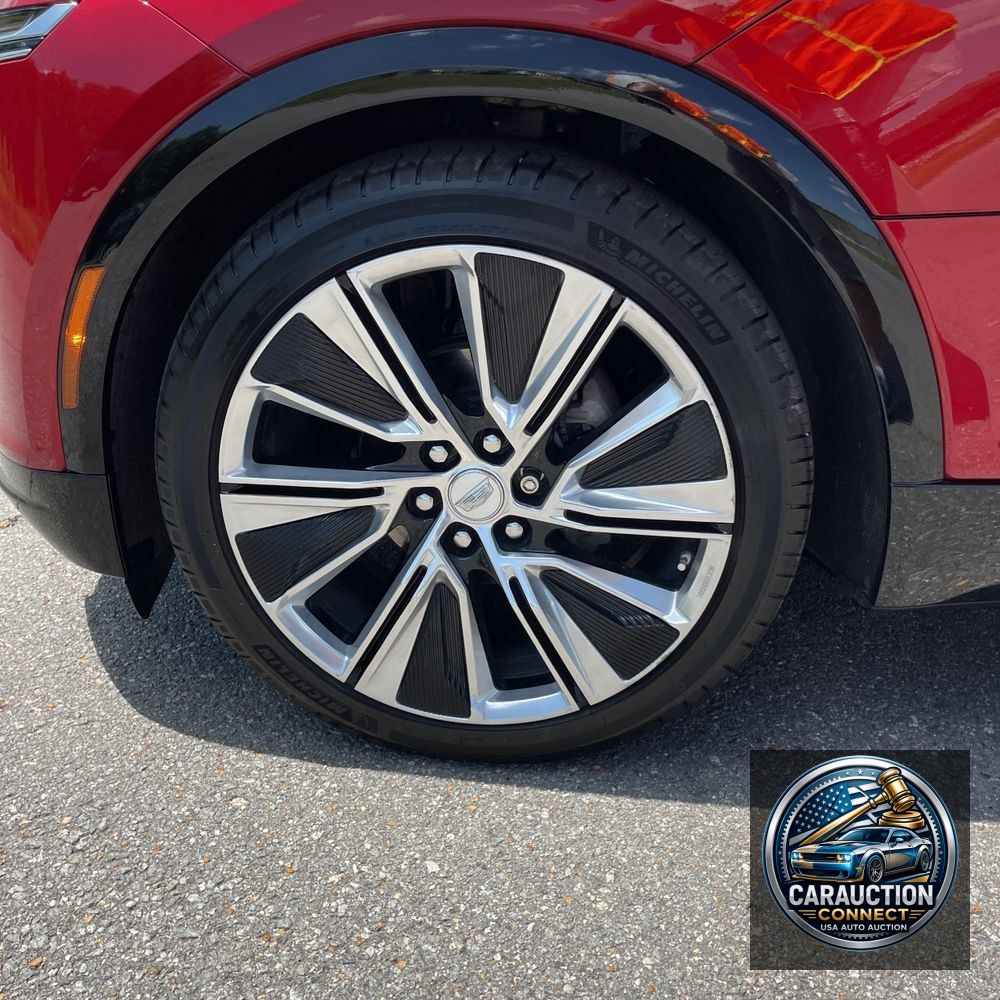 2024 Cadillac LYRIQ Luxury 3
