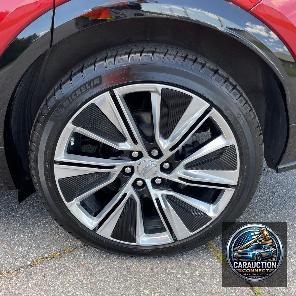 2024 Cadillac LYRIQ Luxury 3