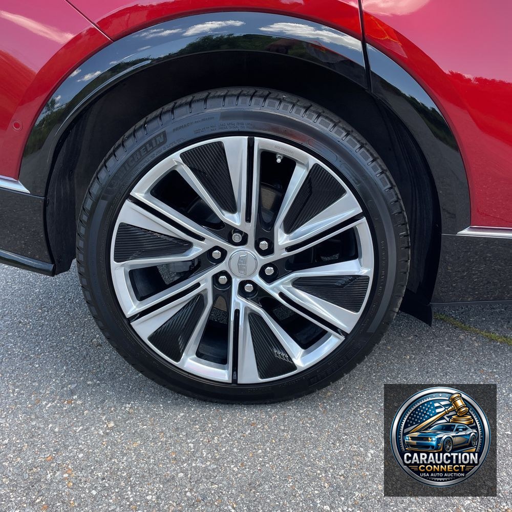 2024 Cadillac LYRIQ Luxury 3