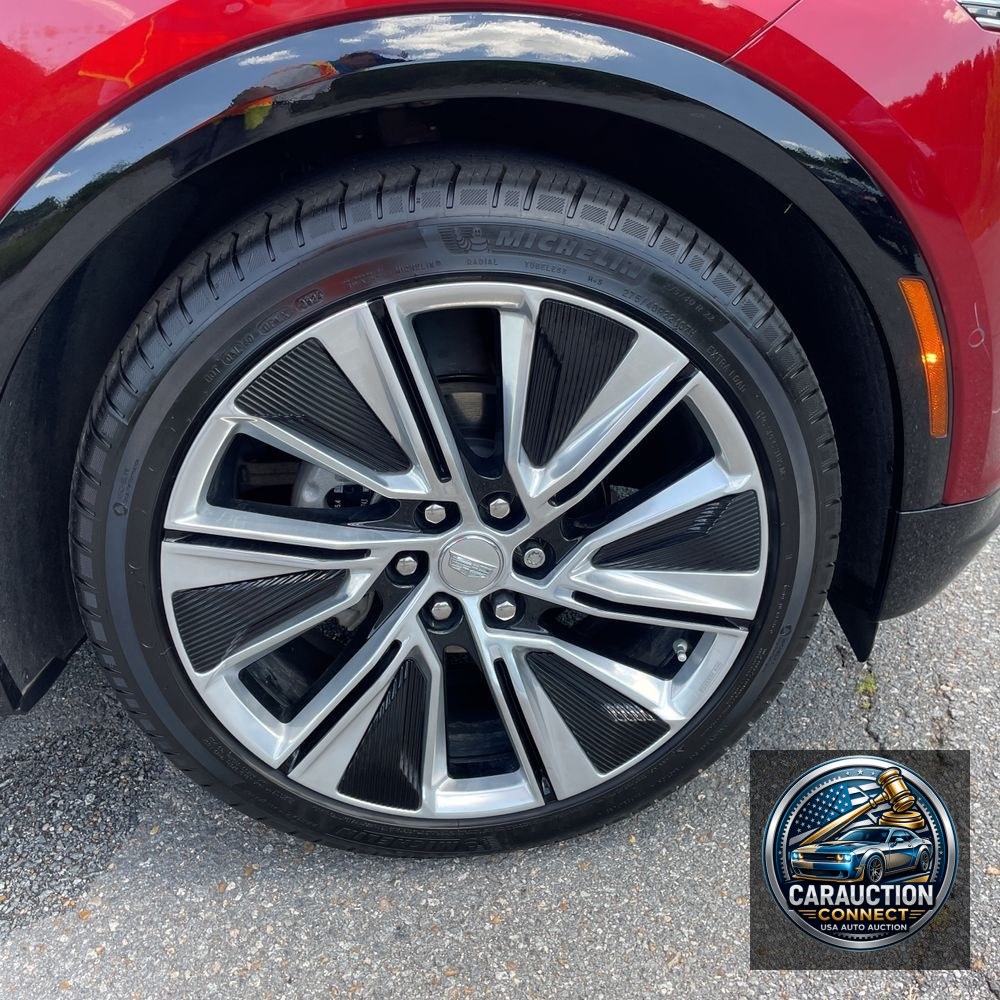 2024 Cadillac LYRIQ Luxury 3