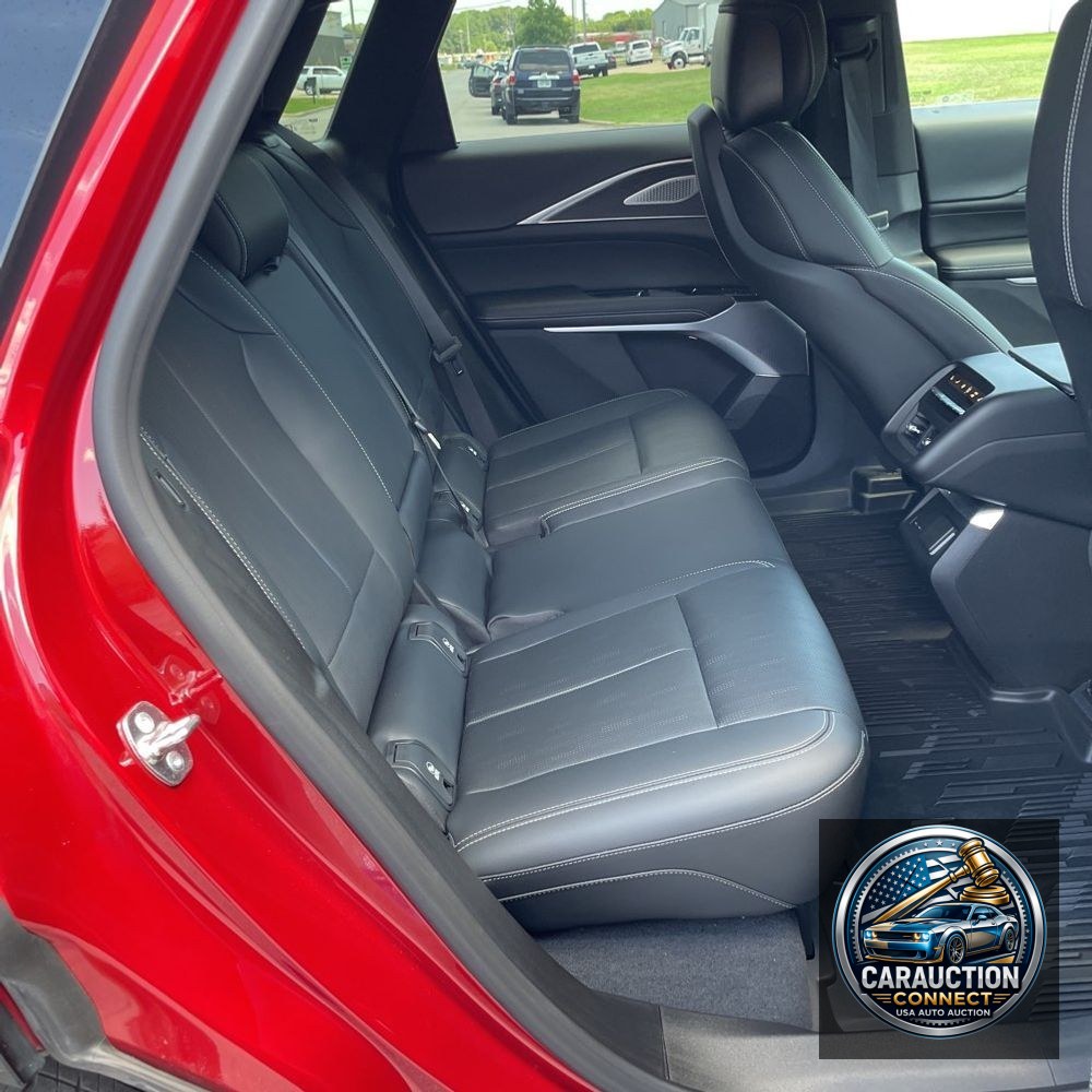 2024 Cadillac LYRIQ Luxury 3