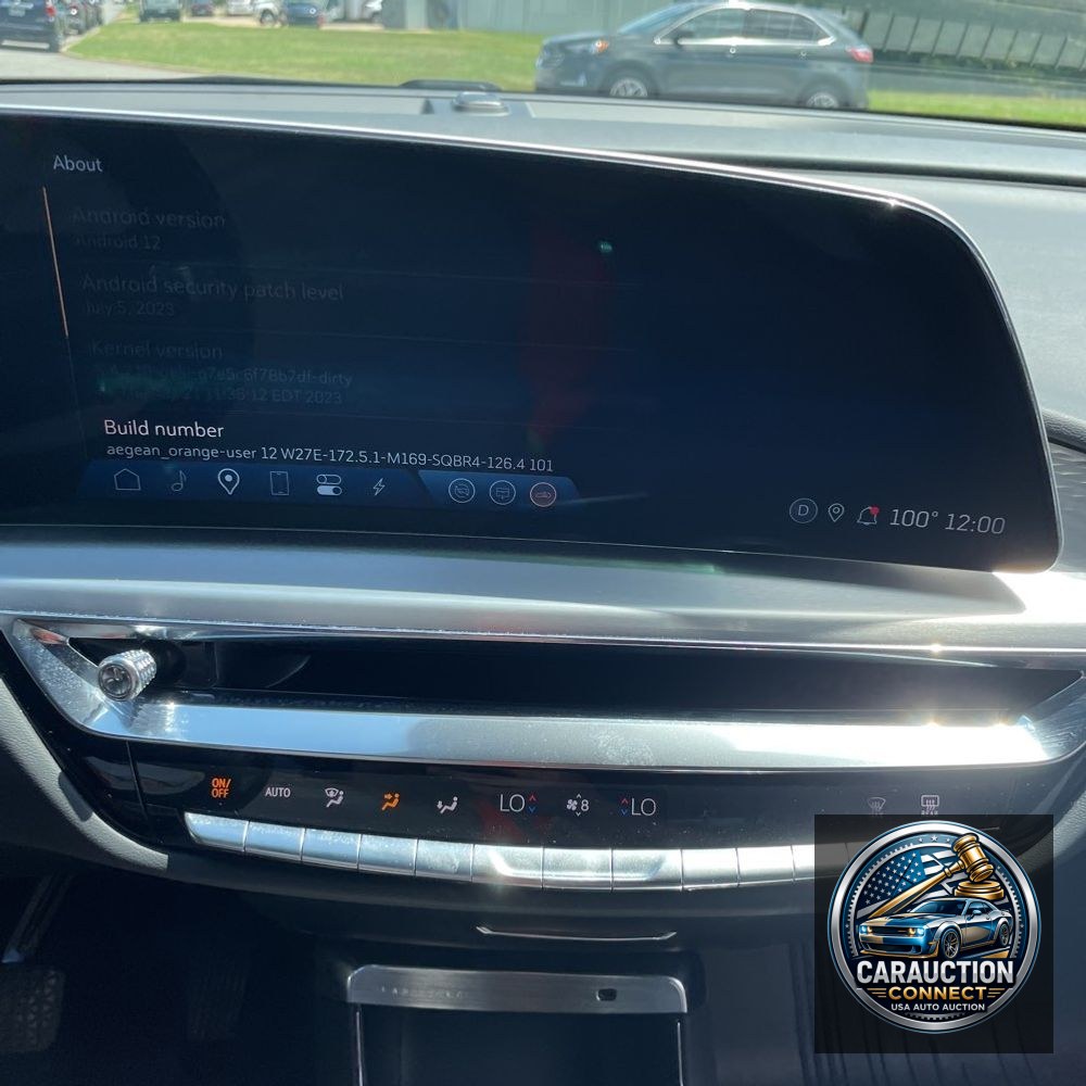 2024 Cadillac LYRIQ Luxury 3