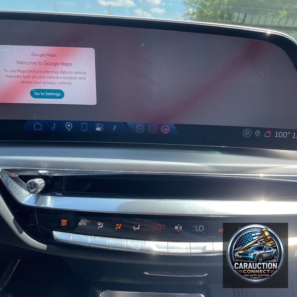 2024 Cadillac LYRIQ Luxury 3