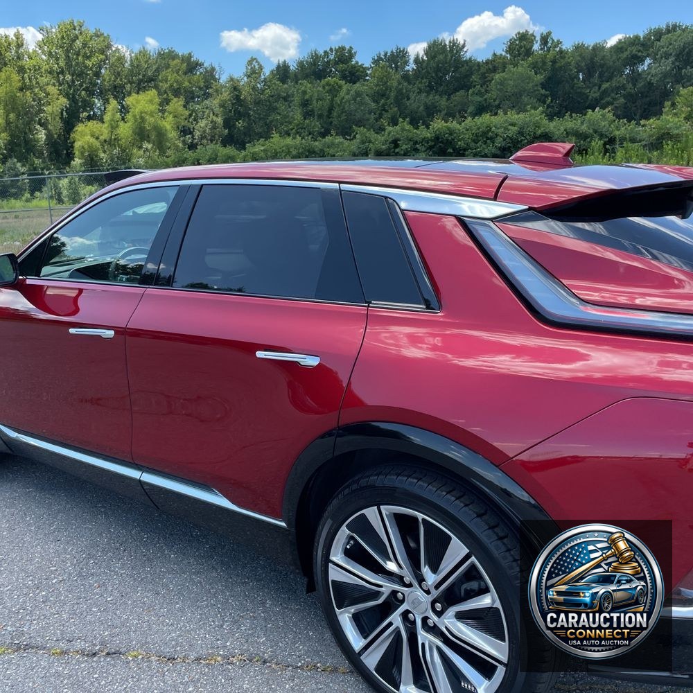 2024 Cadillac LYRIQ Luxury 3