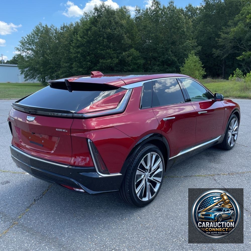 2024 Cadillac LYRIQ Luxury 3