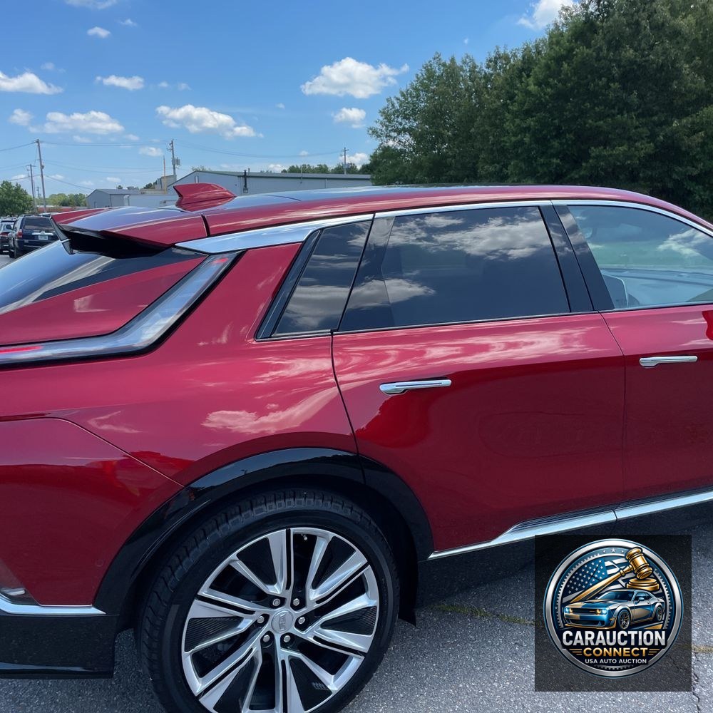 2024 Cadillac LYRIQ Luxury 3