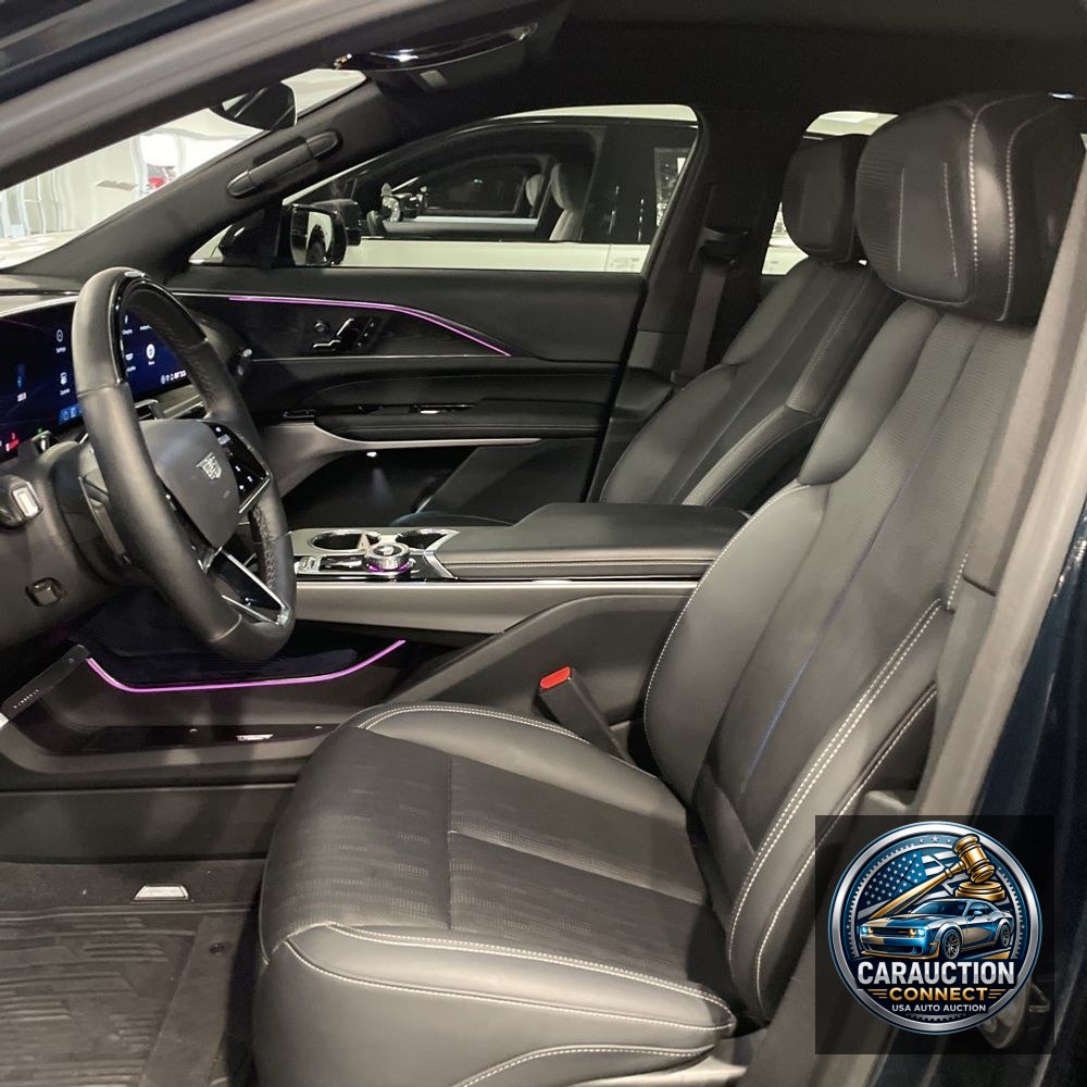 2024 Cadillac LYRIQ Sport 2