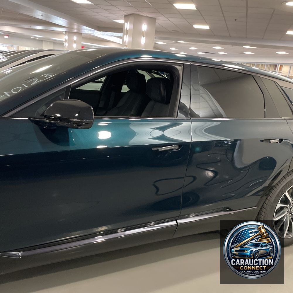 2024 Cadillac LYRIQ Sport 2