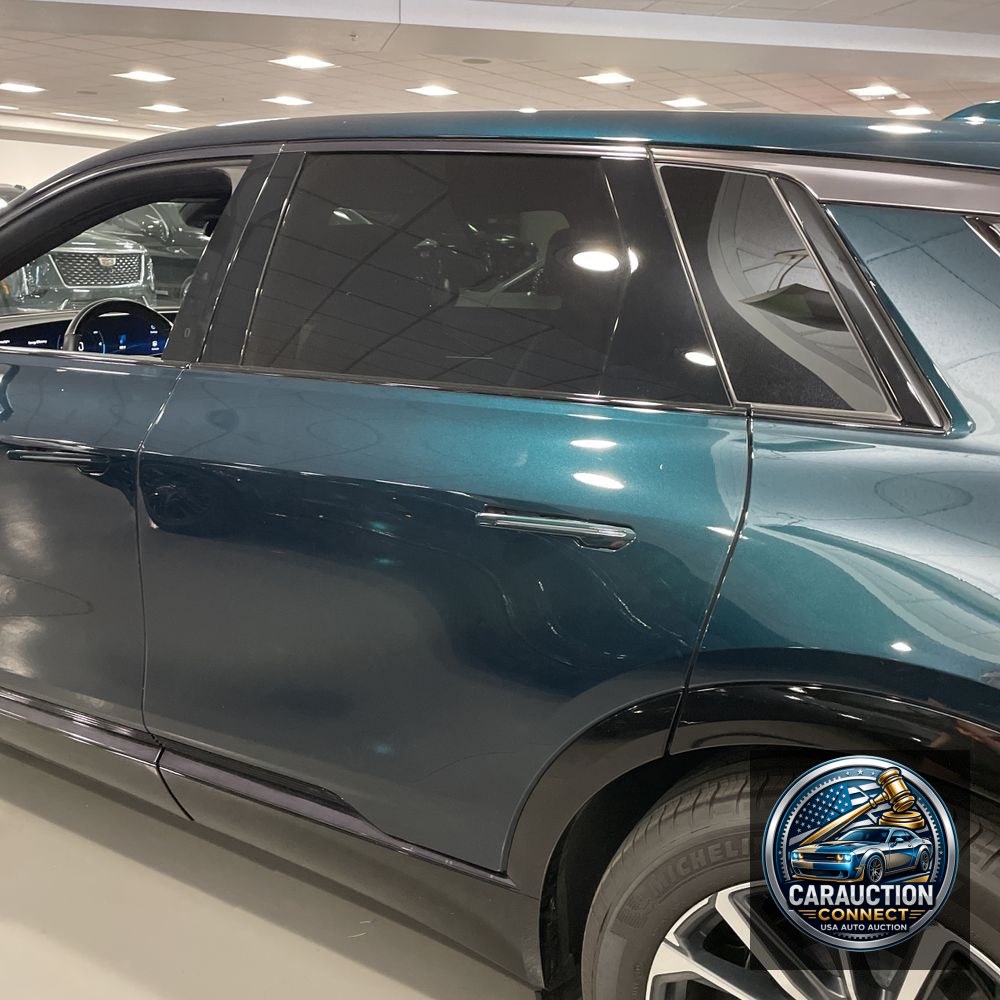 2024 Cadillac LYRIQ Sport 2