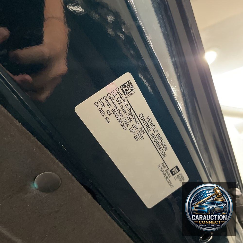 2024 Cadillac LYRIQ Sport 2