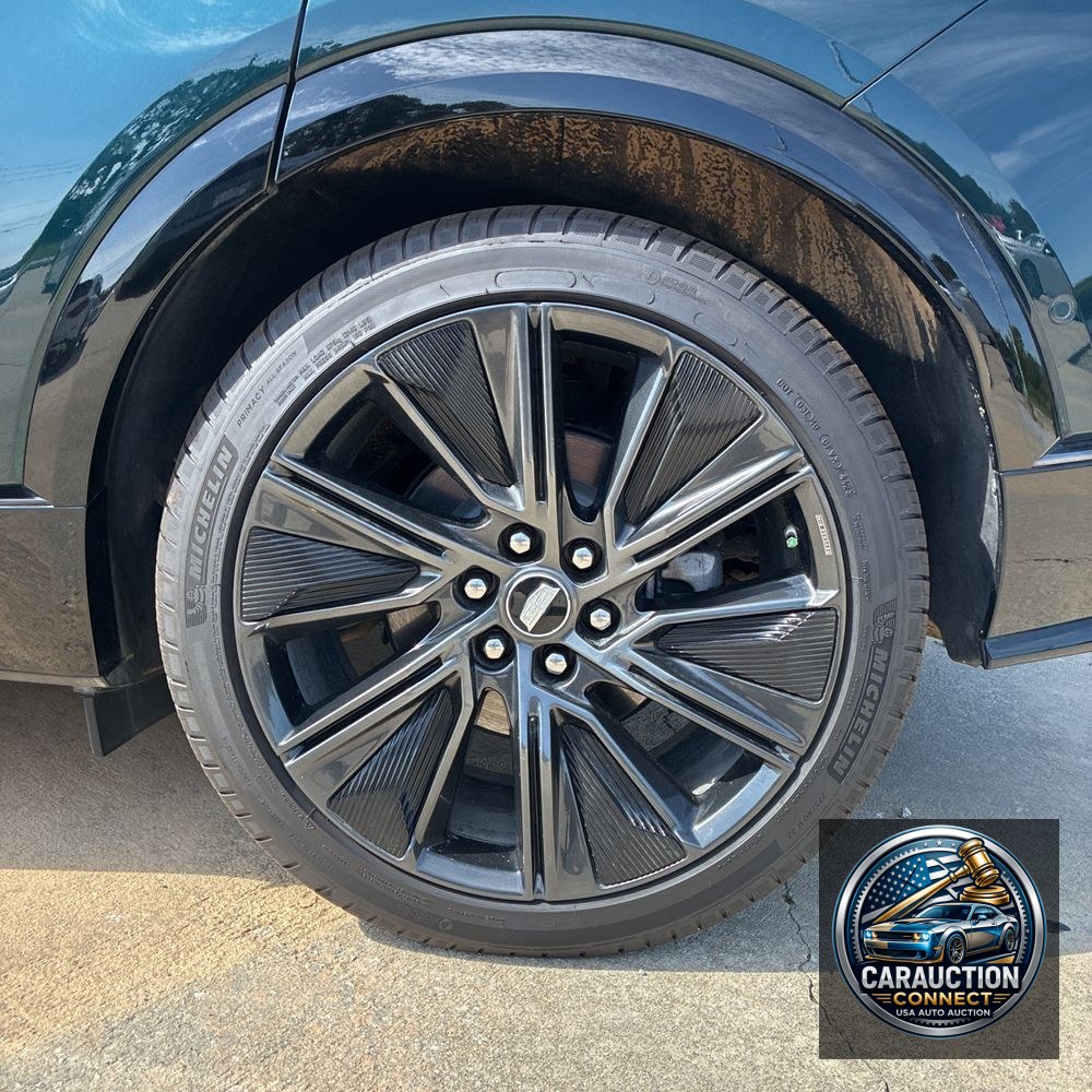 2024 Cadillac LYRIQ Sport 3