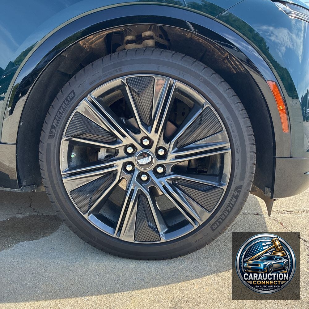 2024 Cadillac LYRIQ Sport 3