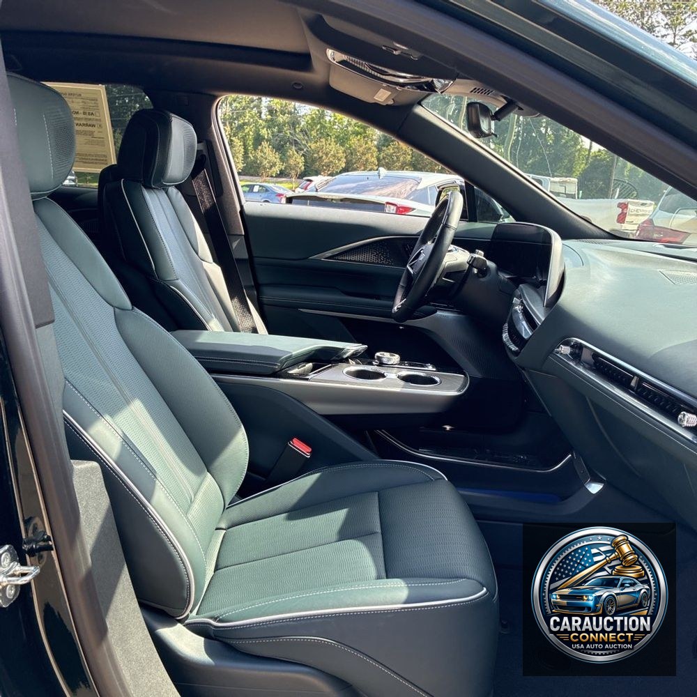 2024 Cadillac LYRIQ Sport 3