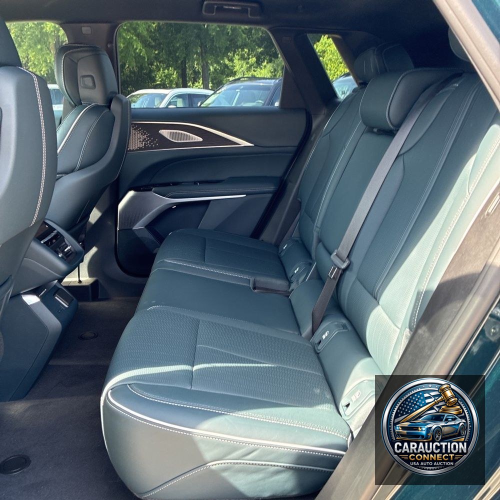 2024 Cadillac LYRIQ Sport 3