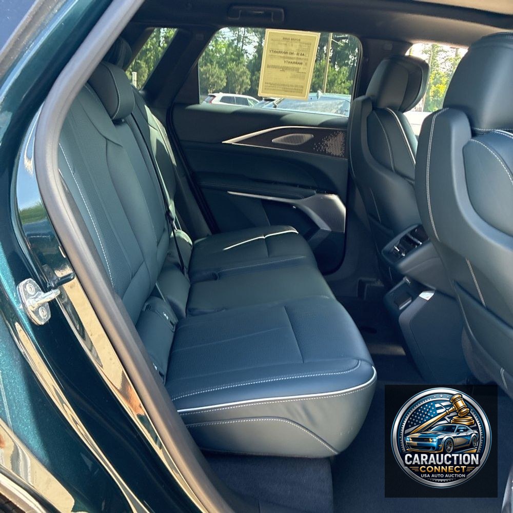 2024 Cadillac LYRIQ Sport 3