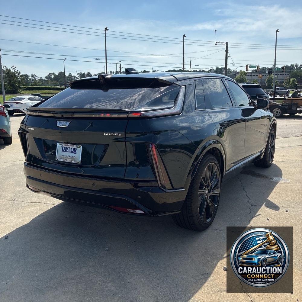 2024 Cadillac LYRIQ Sport 3