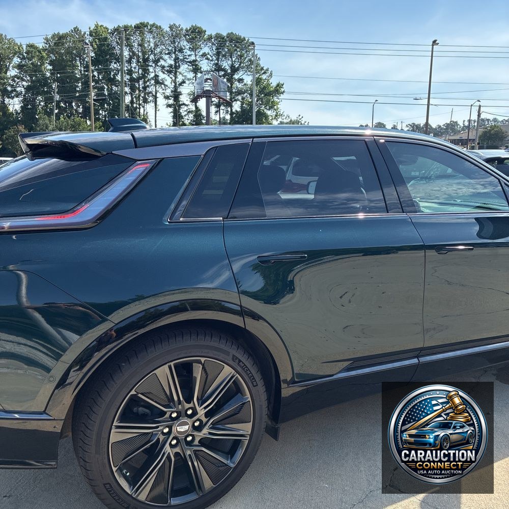 2024 Cadillac LYRIQ Sport 3