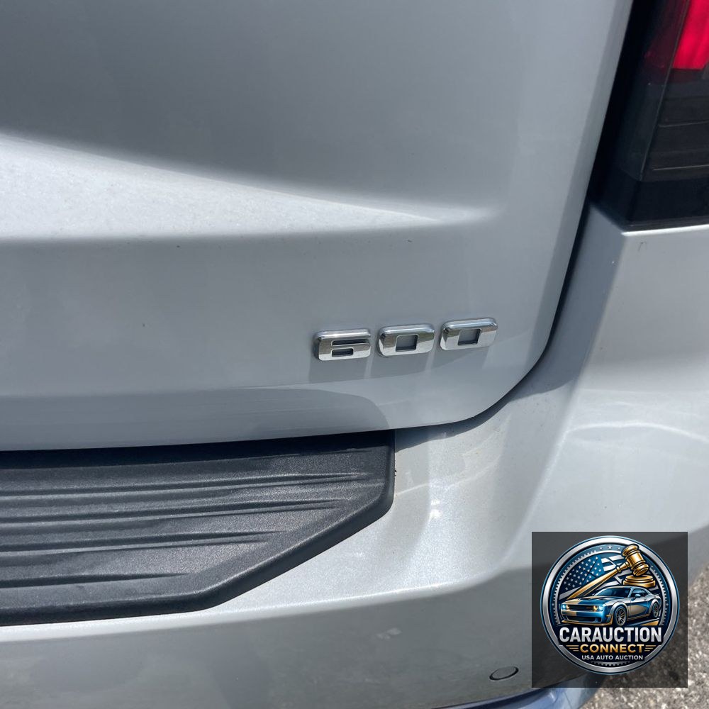 2022 Cadillac Escalade ESV Luxury