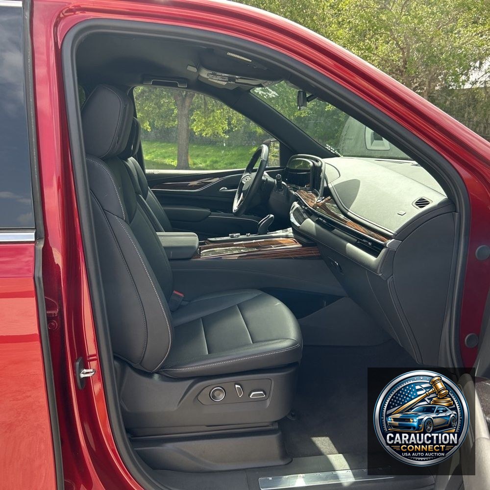 2024 Cadillac Escalade ESV Luxury