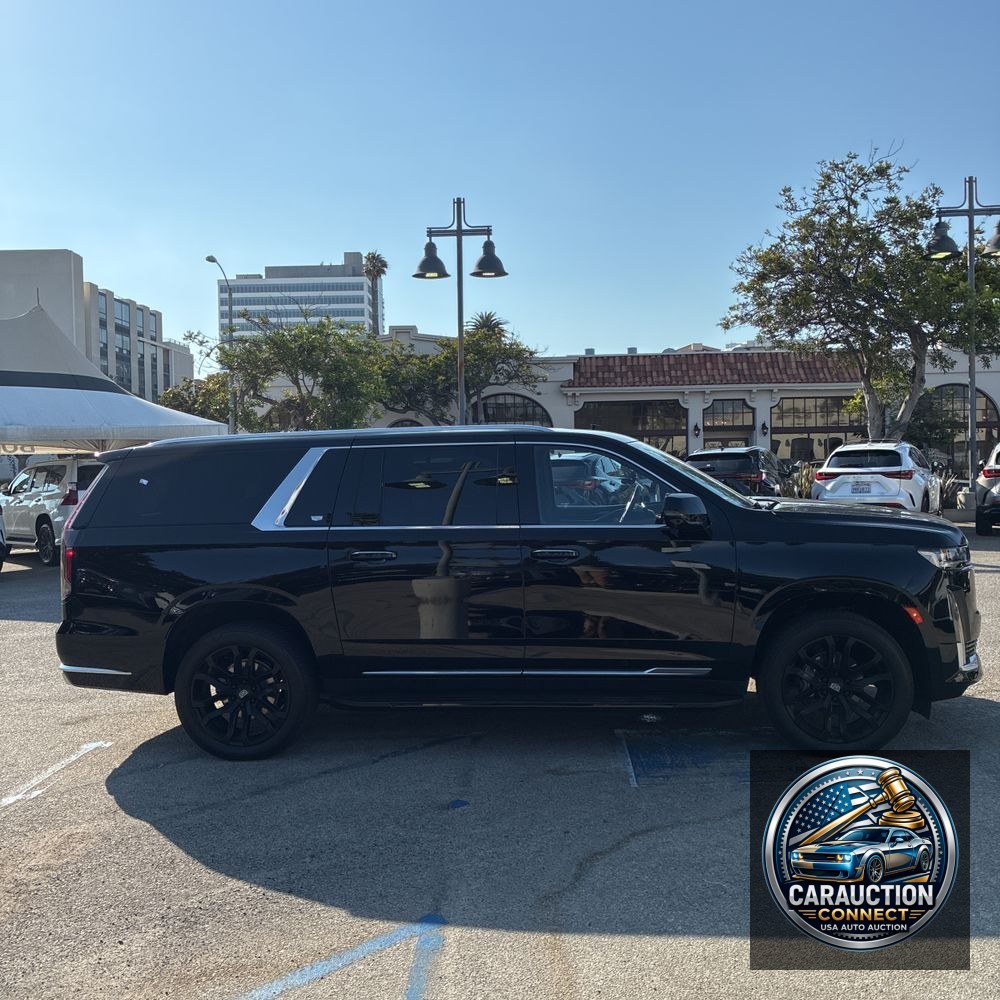 2023 Cadillac Escalade ESV Luxury