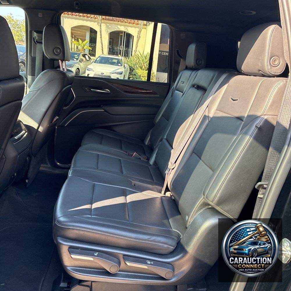 2023 Cadillac Escalade ESV Luxury