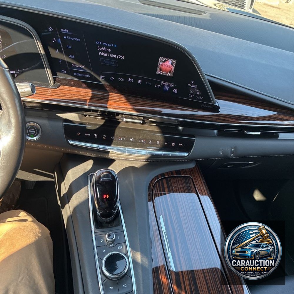 2023 Cadillac Escalade ESV Luxury