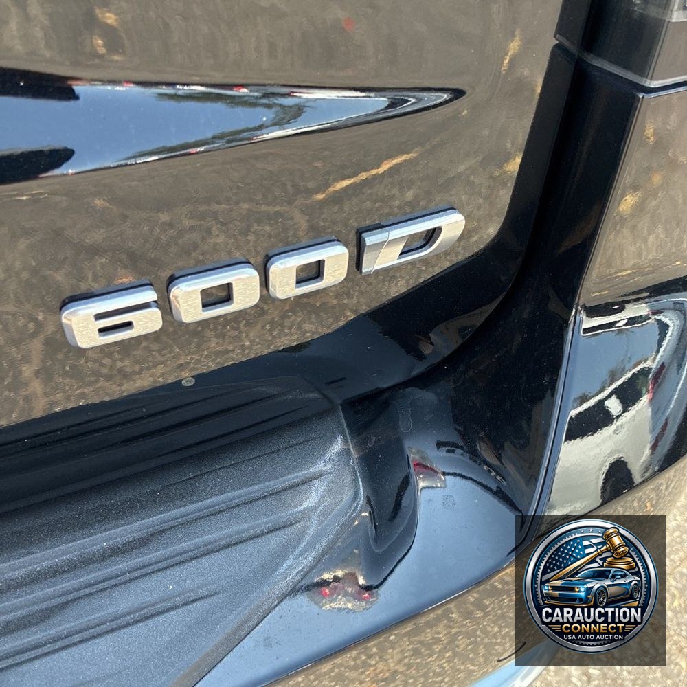 2023 Cadillac Escalade ESV Luxury