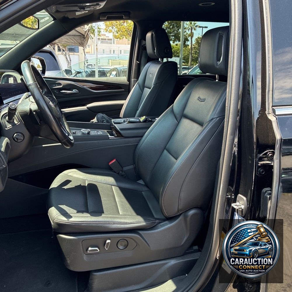 2023 Cadillac Escalade ESV Luxury