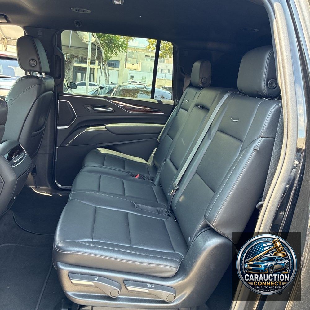 2023 Cadillac Escalade ESV Luxury