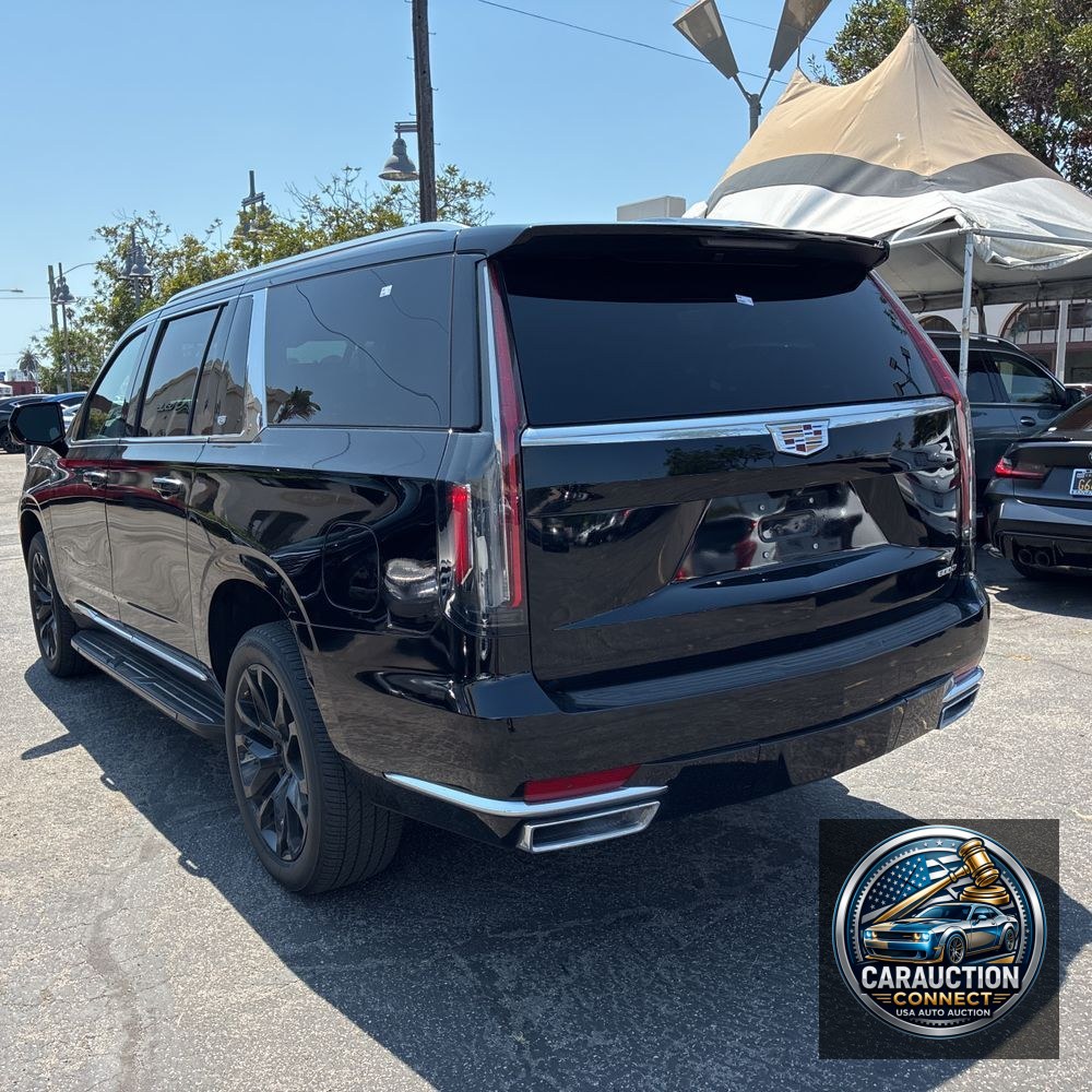 2023 Cadillac Escalade ESV Luxury