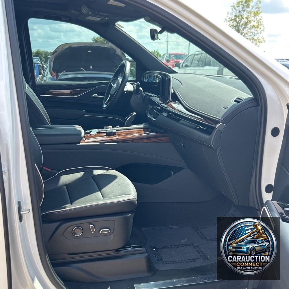 2024 Cadillac Escalade ESV Premium Luxury