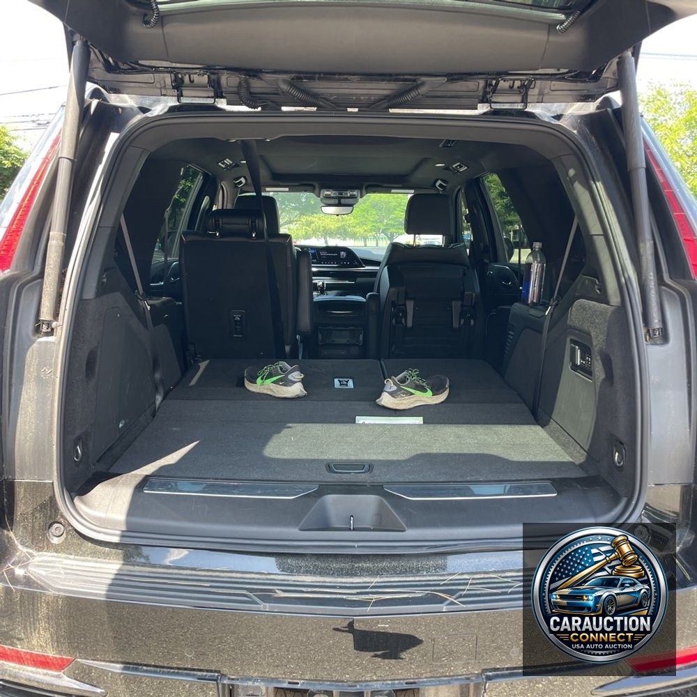 2023 Cadillac Escalade Sport