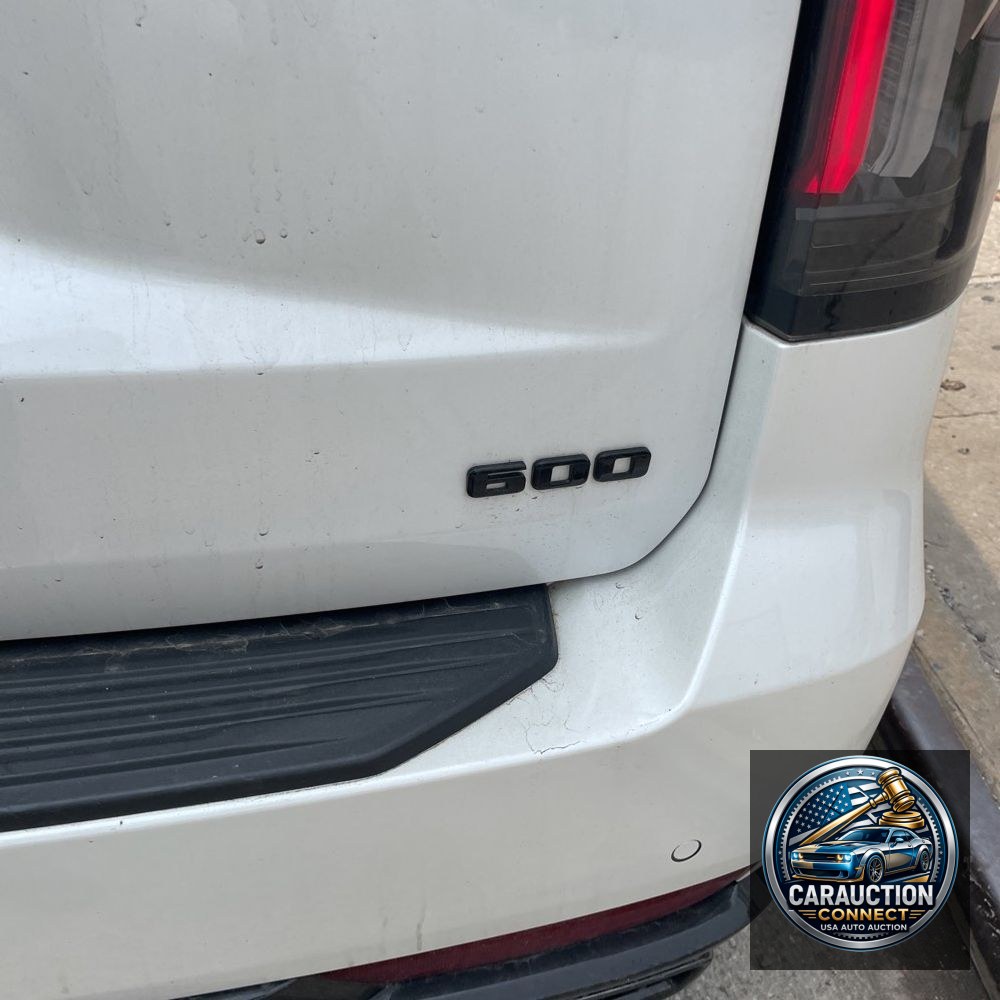 2022 Cadillac Escalade Sport