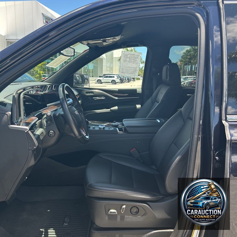 2022 Cadillac Escalade ESV Luxury