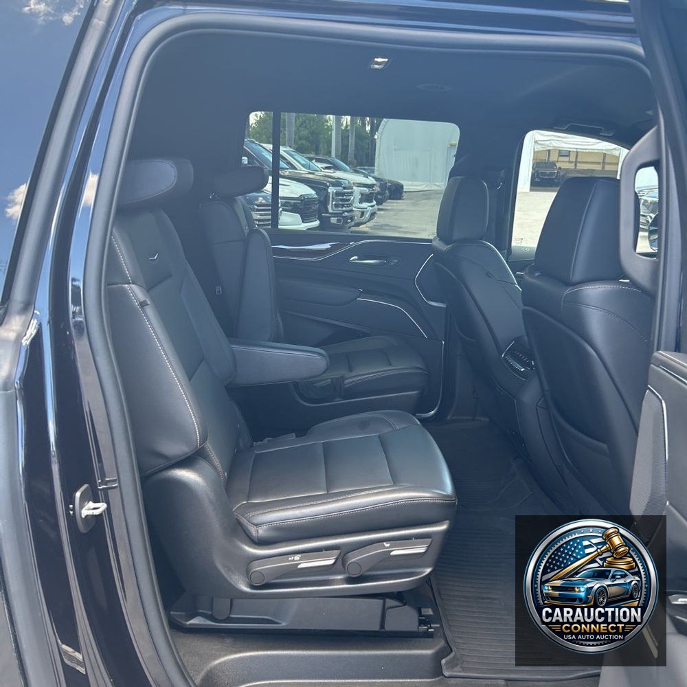 2022 Cadillac Escalade ESV Luxury