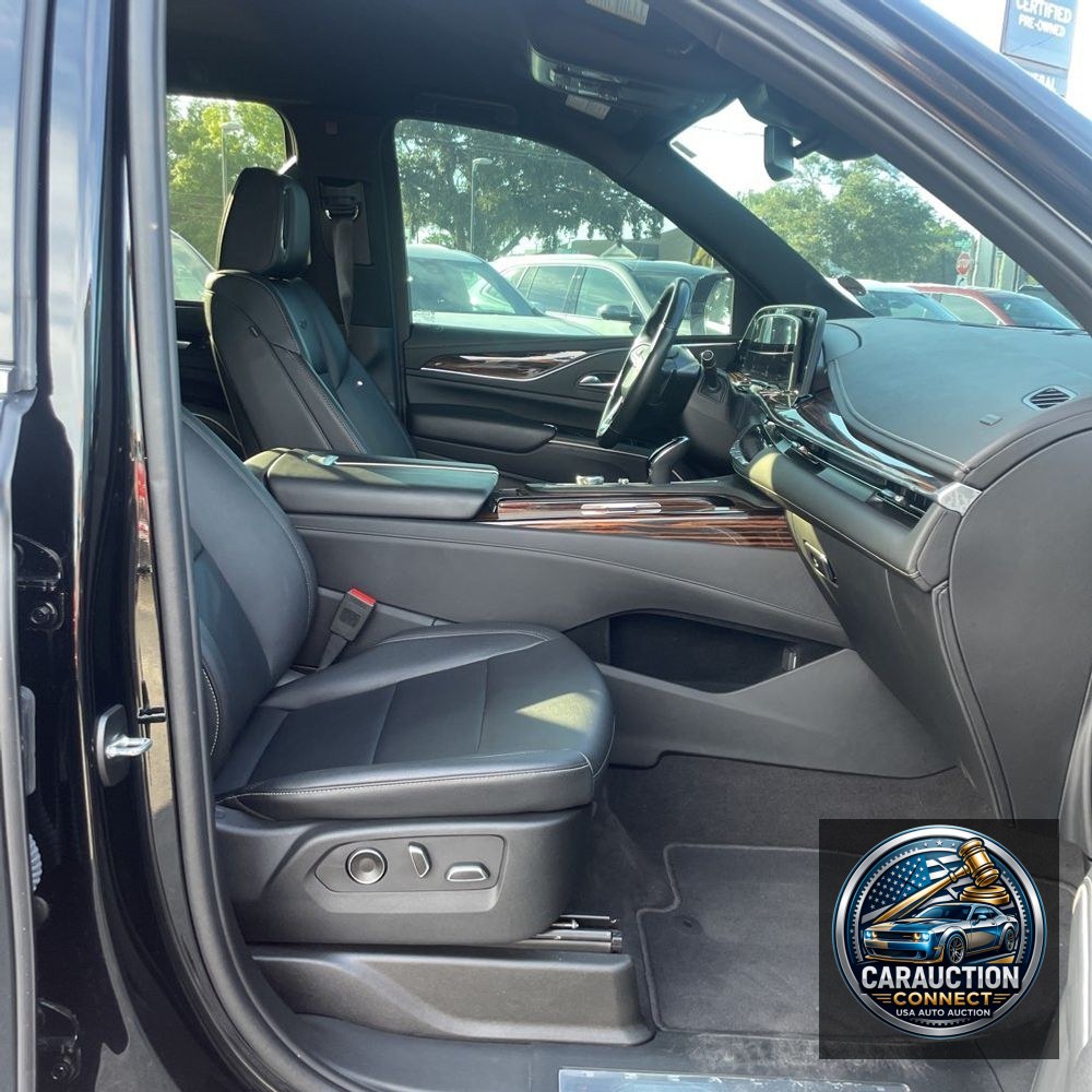 2024 Cadillac Escalade ESV Luxury