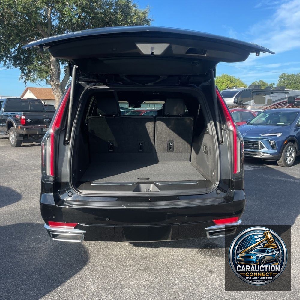2024 Cadillac Escalade ESV Luxury