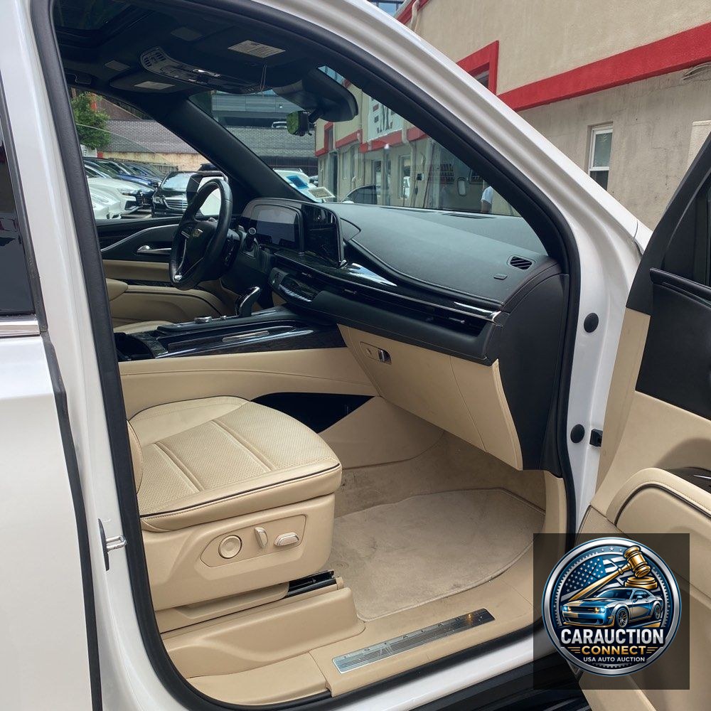 2022 Cadillac Escalade ESV Premium Luxury