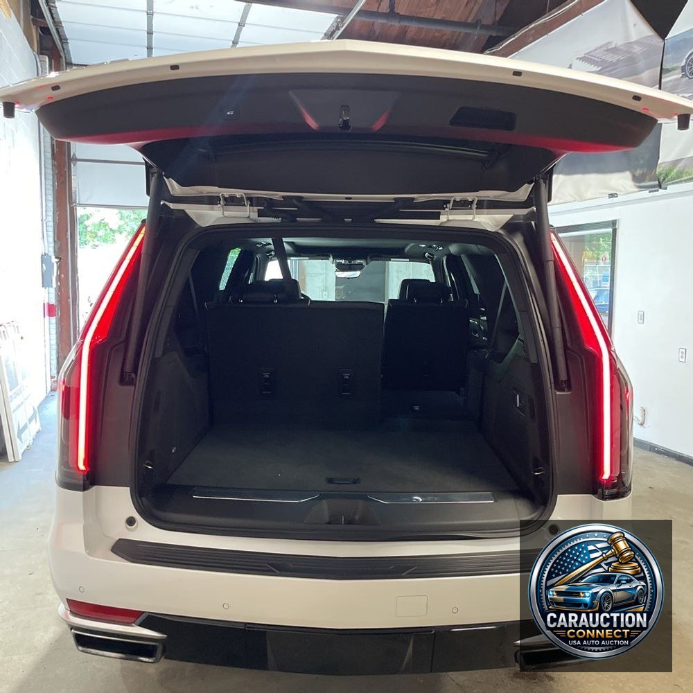 2024 Cadillac Escalade ESV Premium Luxury