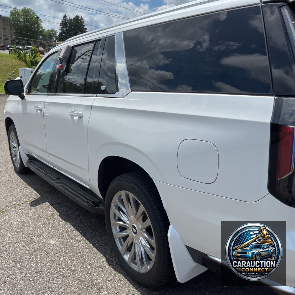 2022 Cadillac Escalade ESV Premium Luxury