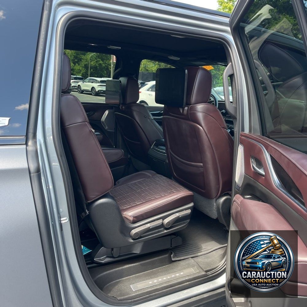 2023 Cadillac Escalade ESV Premium Luxury Platinum
