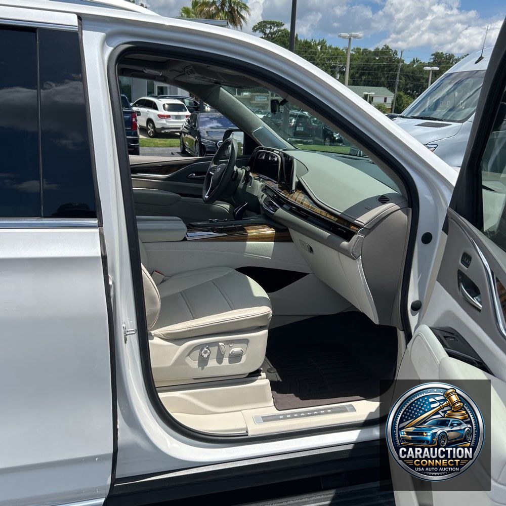 2023 Cadillac Escalade ESV Premium Luxury Platinum