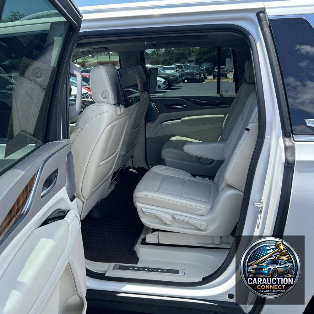 2023 Cadillac Escalade ESV Premium Luxury Platinum