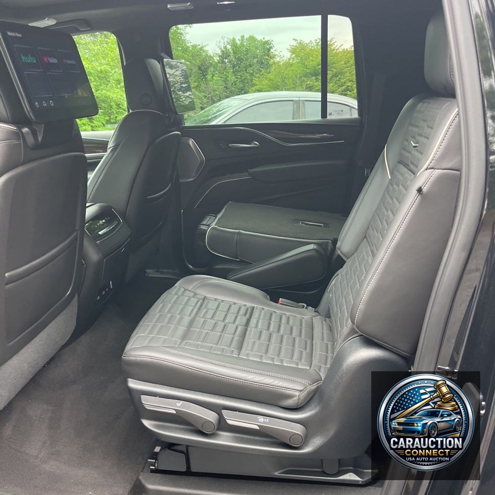 2023 Cadillac Escalade ESV Premium Luxury Platinum