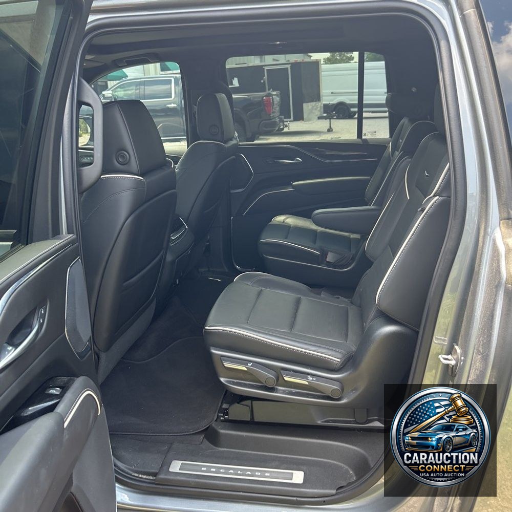 2022 Cadillac Escalade ESV Sport