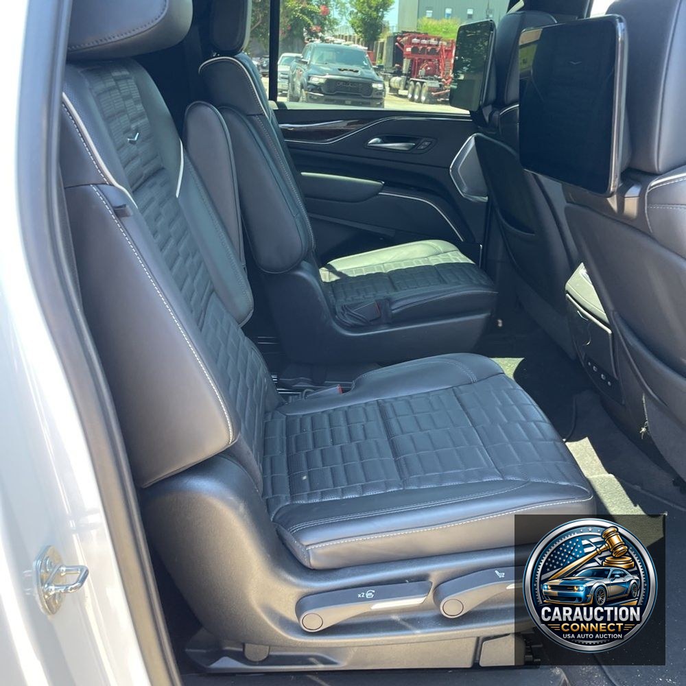 2023 Cadillac Escalade ESV Sport Platinum