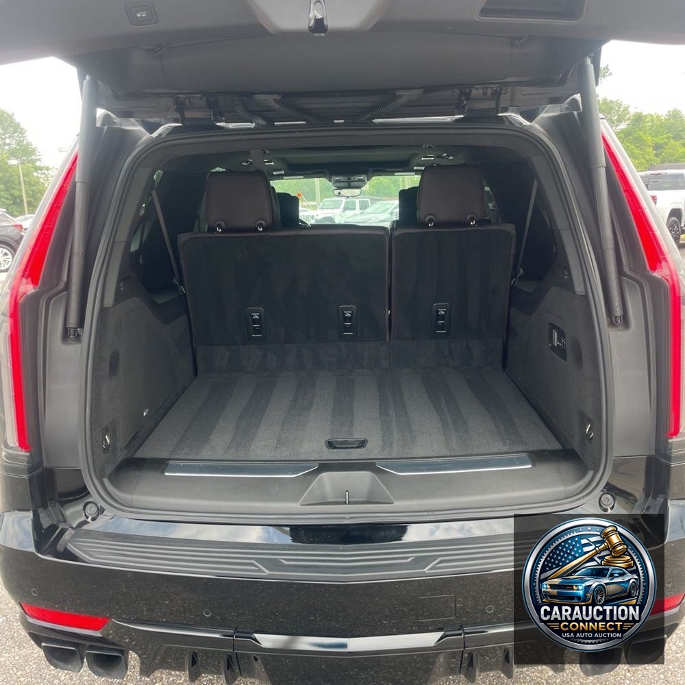 2023 Cadillac Escalade-V ESV Base