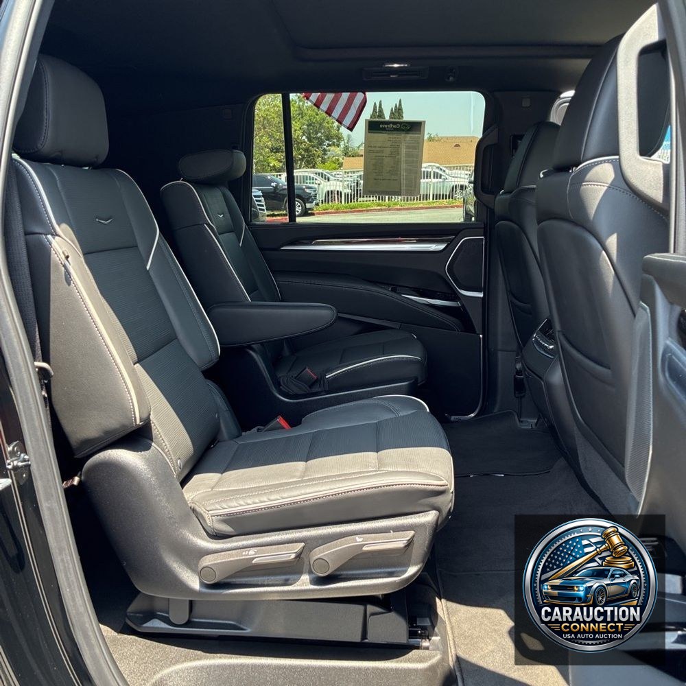 2025 Cadillac Escalade ESV Premium Luxury