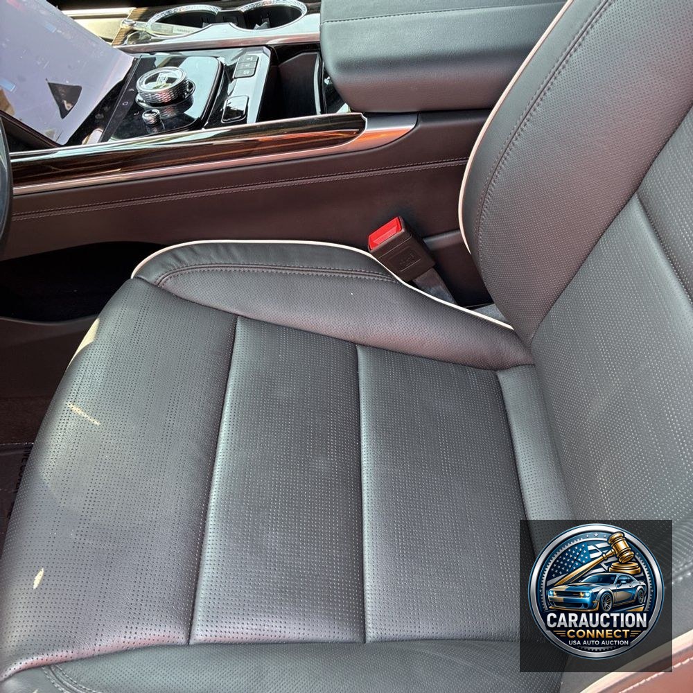 2025 Cadillac Escalade ESV Premium Luxury