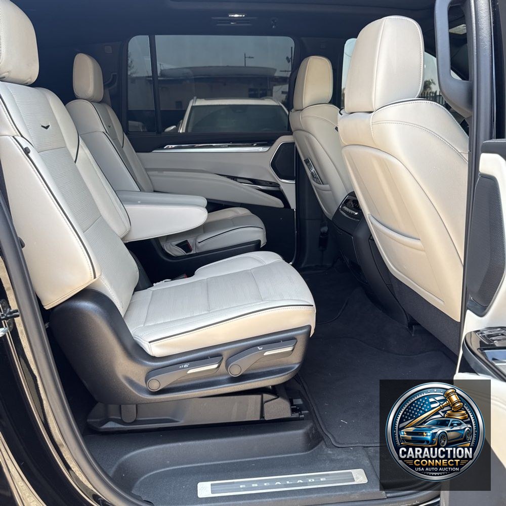 2025 Cadillac Escalade ESV Sport